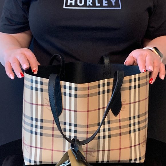 Burberry Handbags - BURBERRY Grainy Calfskin Haymarket Check Medium Reversible Tote Blk House Check